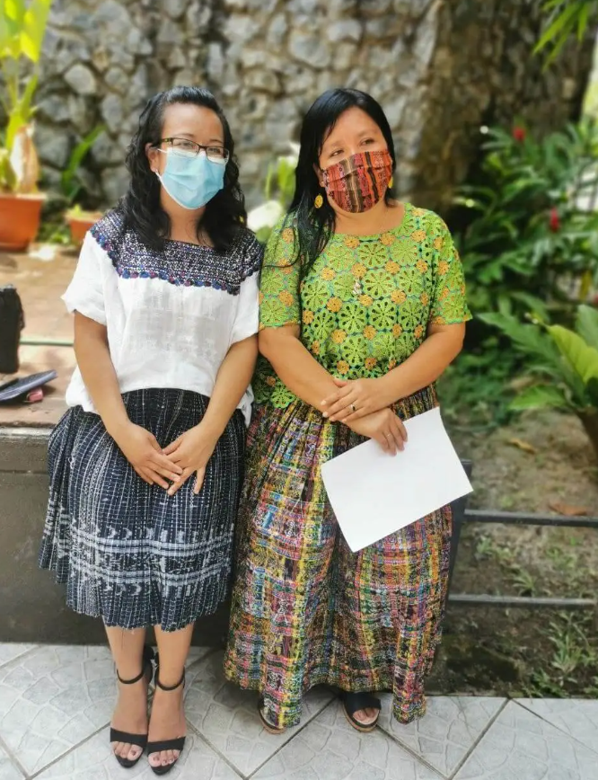  Foto: Gabriela Monzón- Abogada Wendy López junto a María Cuc Choc. 